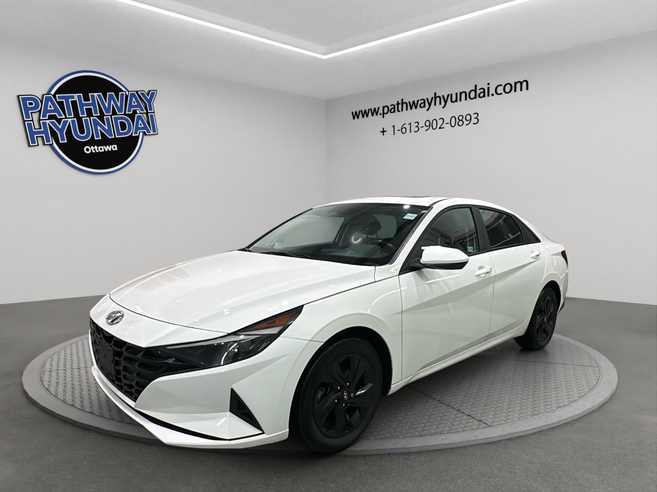 2023 Hyundai Elantra Preferred | Reverse Cam | Heated Seats Photo