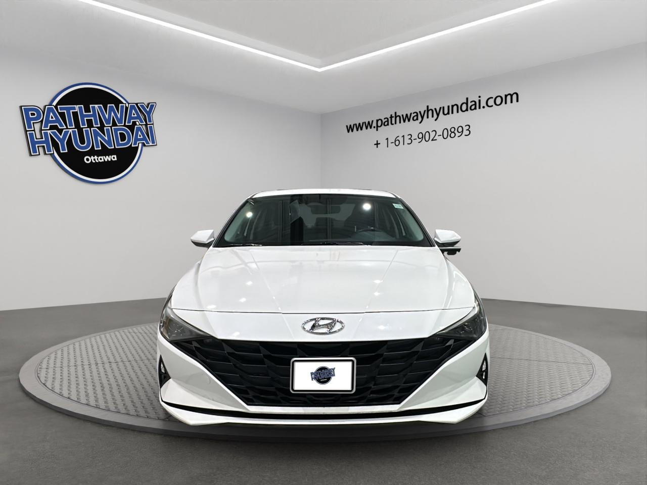 2023 Hyundai Elantra Preferred | Reverse Cam | Heated Seats Photo