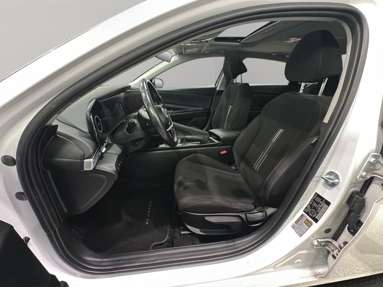 2023 Hyundai Elantra Preferred | Reverse Cam | Heated Seats Photo