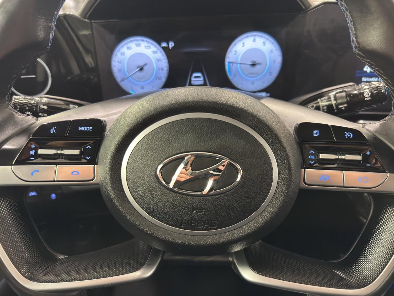 2023 Hyundai Elantra Preferred | Reverse Cam | Heated Seats Photo