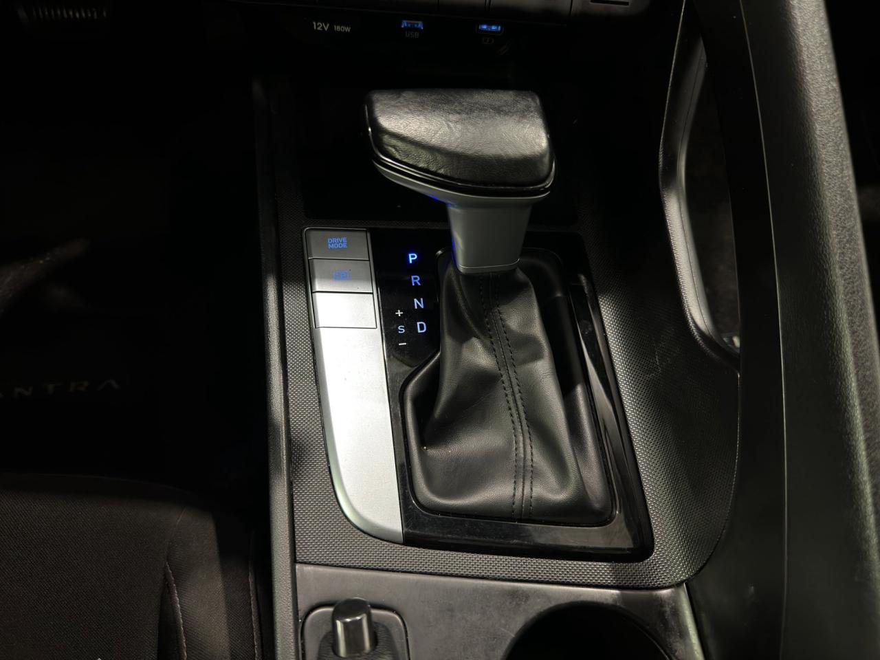 2023 Hyundai Elantra Preferred | Reverse Cam | Heated Seats Photo