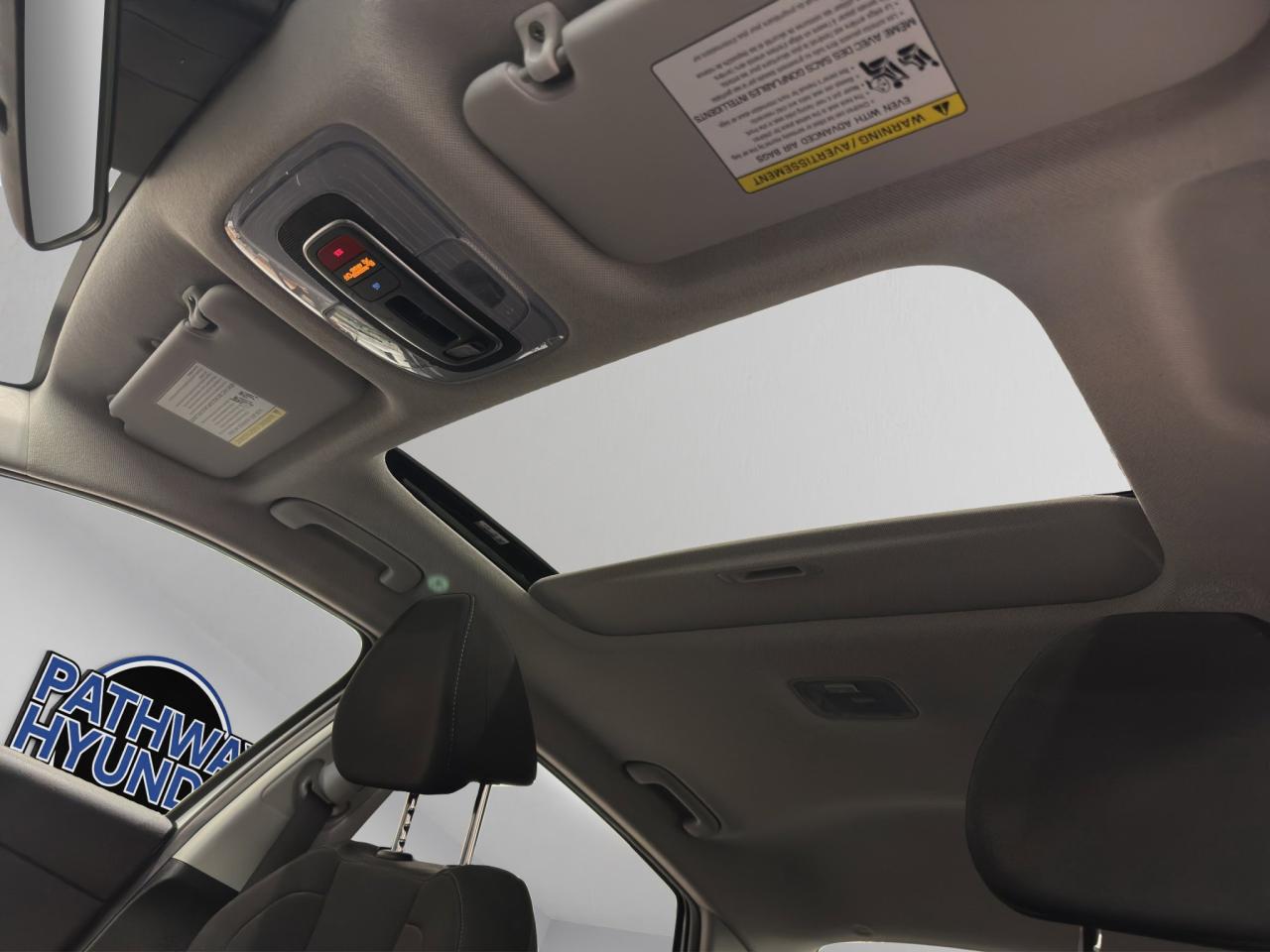 2023 Hyundai Elantra Preferred | Reverse Cam | Heated Seats Photo