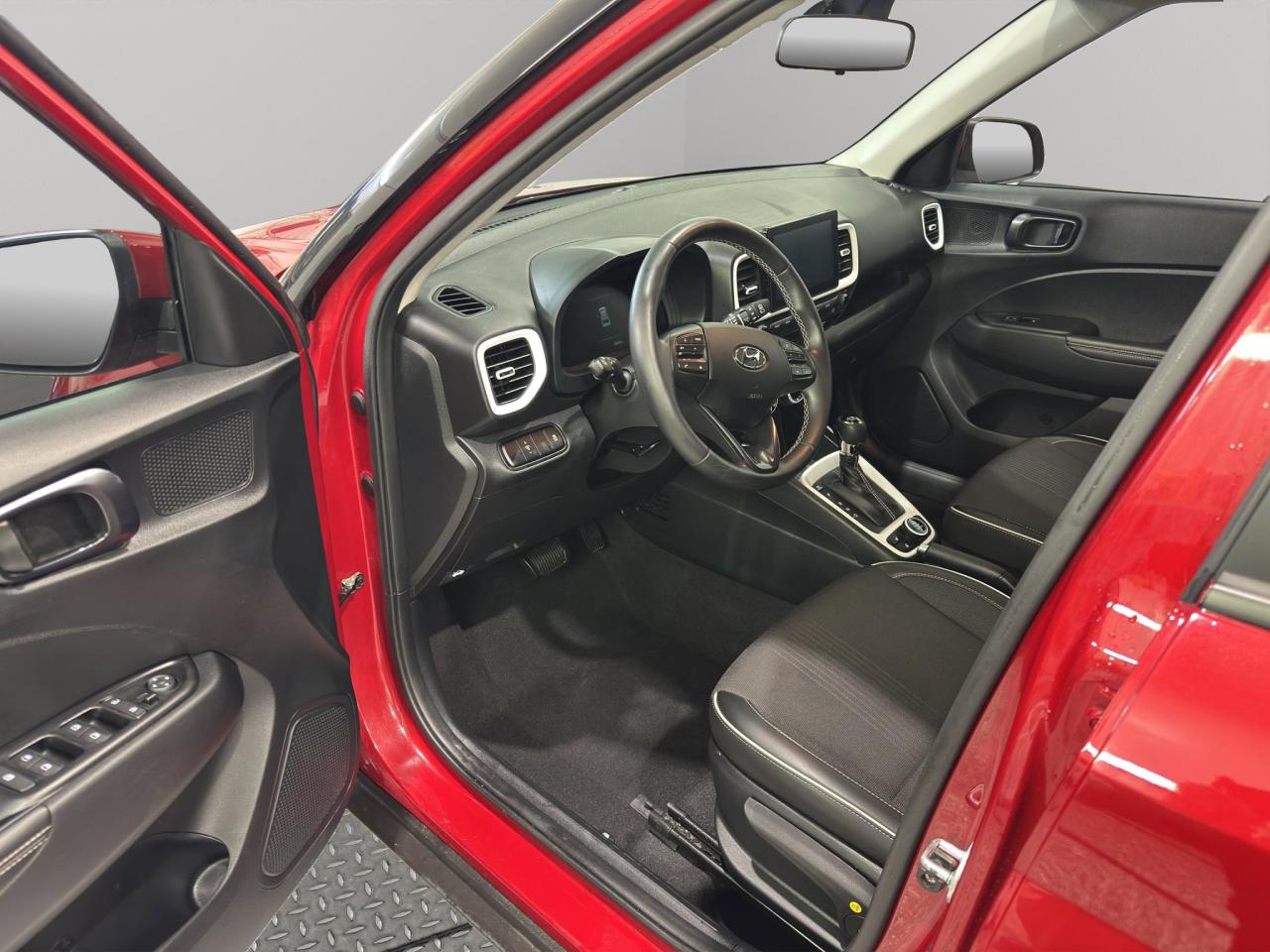 2023 Hyundai Venue Ultimate | Reverse Cam | Sunroof Photo