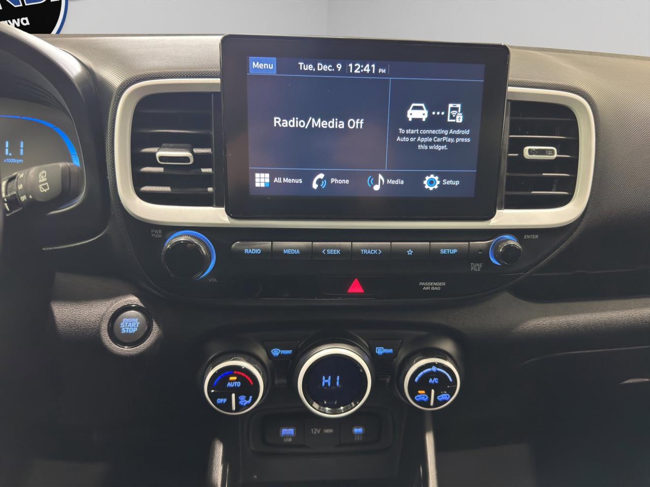 2023 Hyundai Venue Ultimate | Reverse Cam | Sunroof Photo