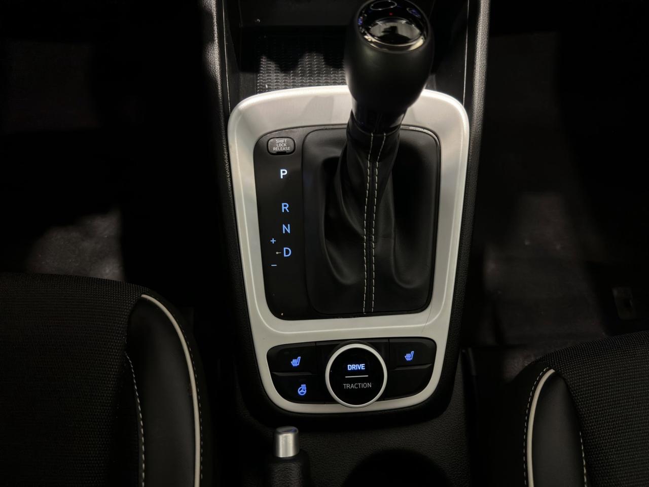 2023 Hyundai Venue Ultimate | Reverse Cam | Sunroof Photo