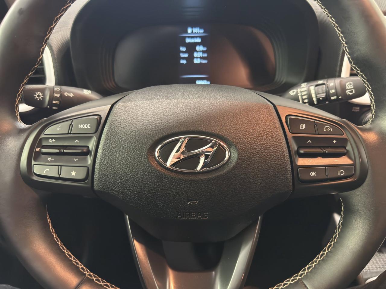 2023 Hyundai Venue Ultimate | Reverse Cam | Sunroof Photo