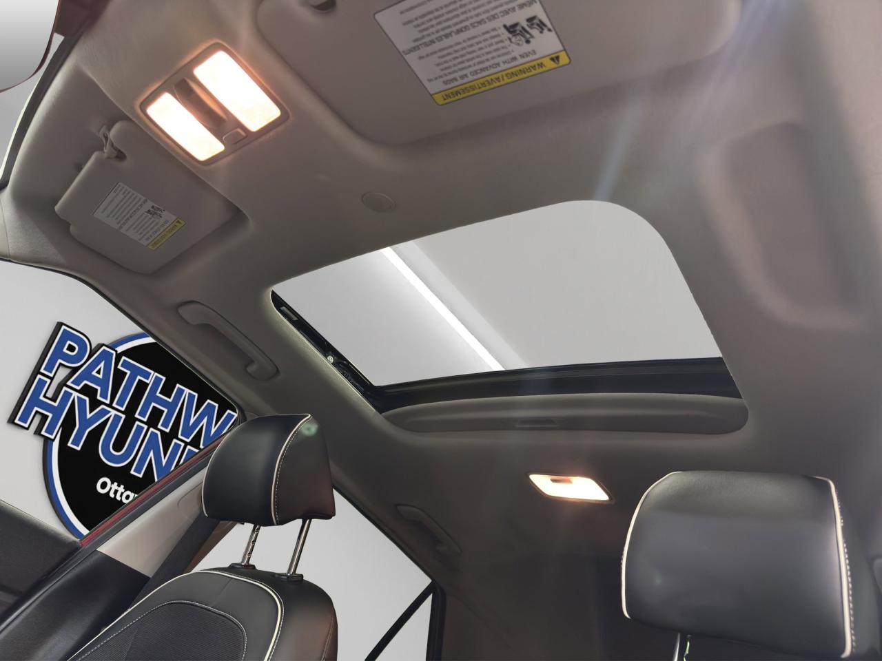 2023 Hyundai Venue Ultimate | Reverse Cam | Sunroof Photo