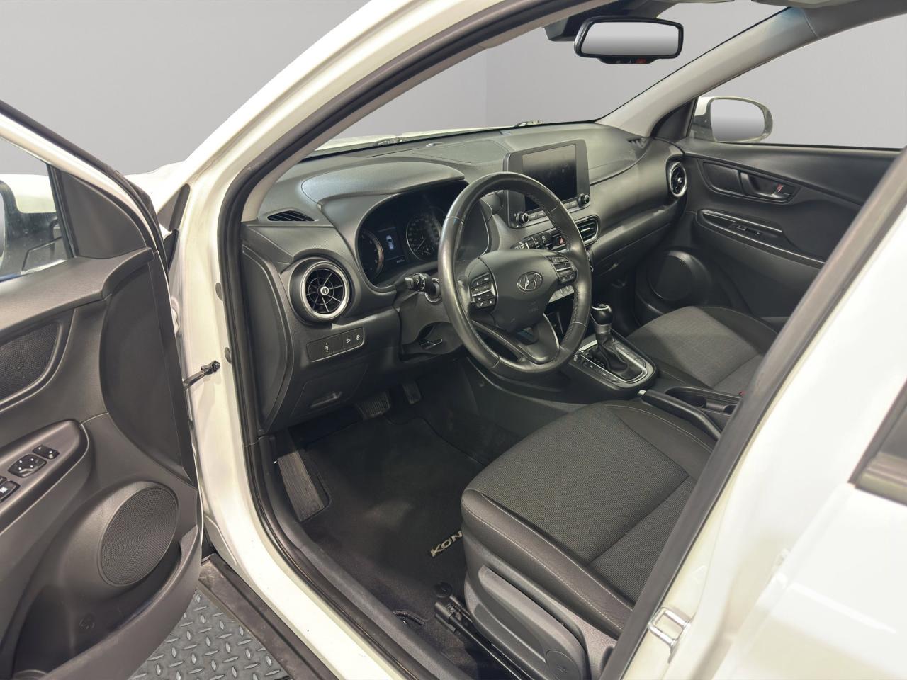 2023 Hyundai KONA Preferred | Reverse Cam | Heated Seats Photo