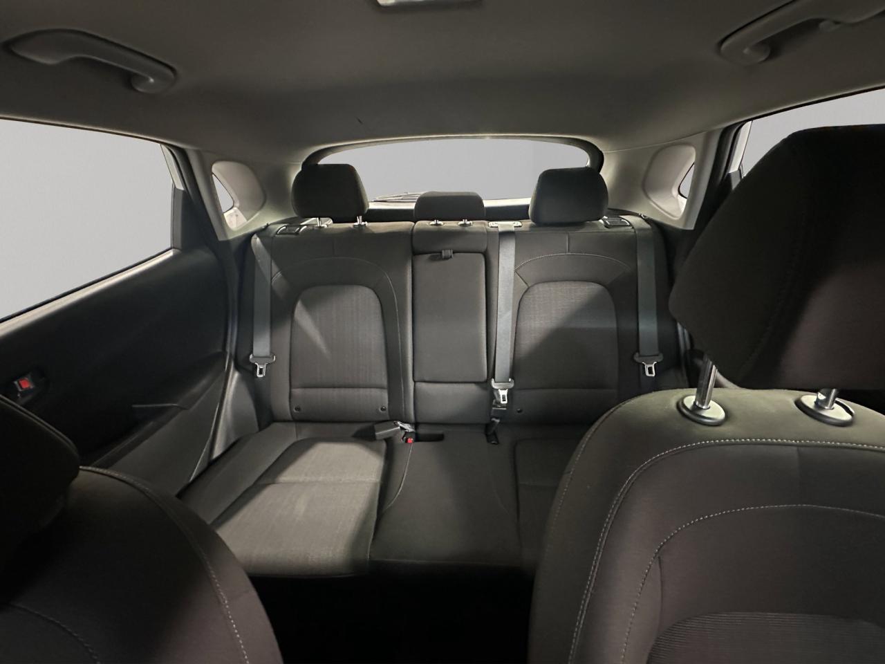 2023 Hyundai KONA Preferred | Reverse Cam | Heated Seats Photo