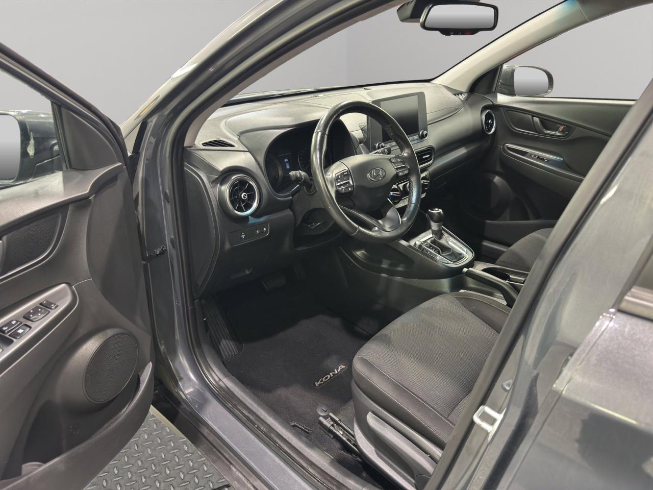 2023 Hyundai KONA Preferred | Reverse Cam | Heated Seats Photo