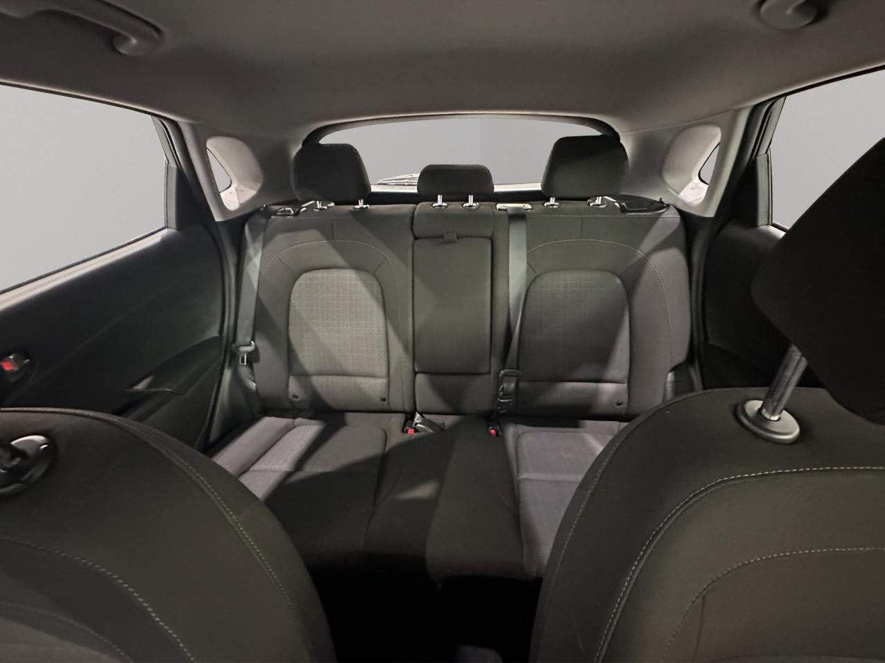 2023 Hyundai KONA Preferred | Reverse Cam | Heated Seats Photo