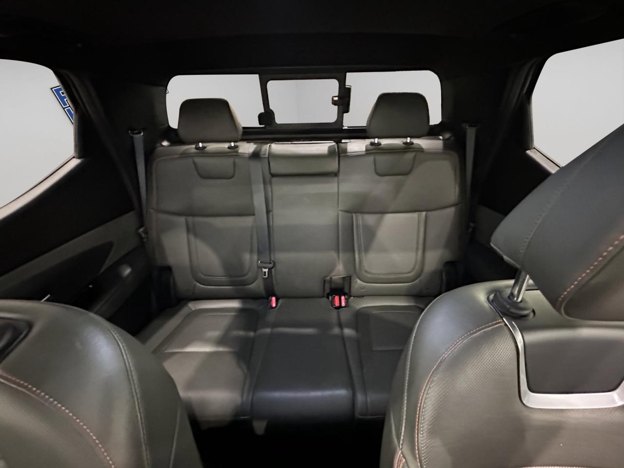 2022 Hyundai Santa Cruz Ultimate | Reverse Cam | Sunroof Photo