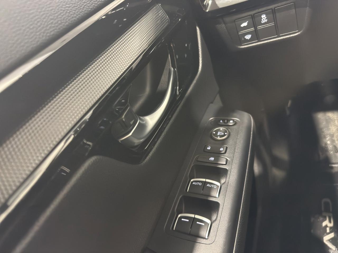 2024 Honda CR-V Sport | Reverse Cam | Heated Seats | Sunroof Photo