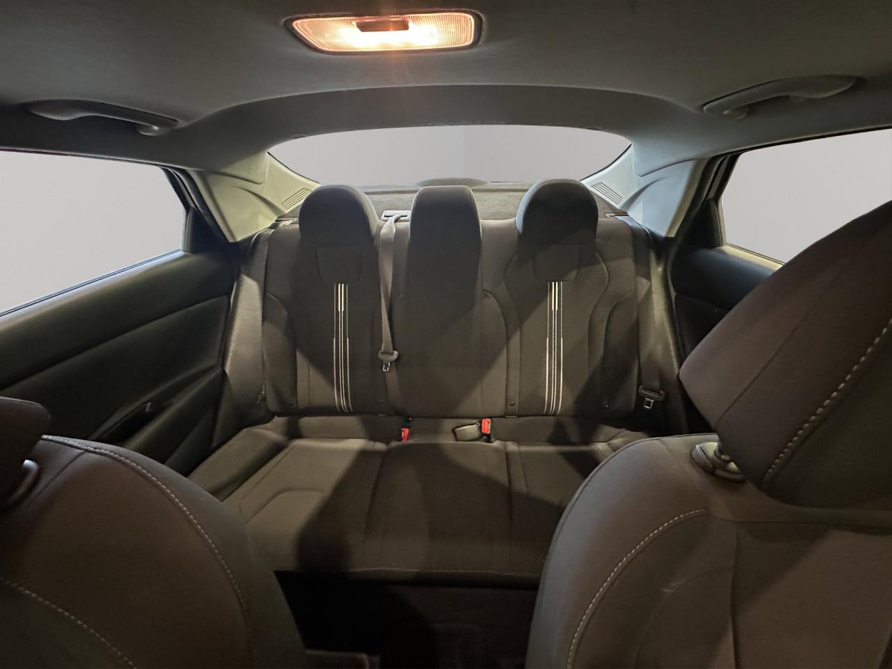 2022 Hyundai Elantra Preferred Photo