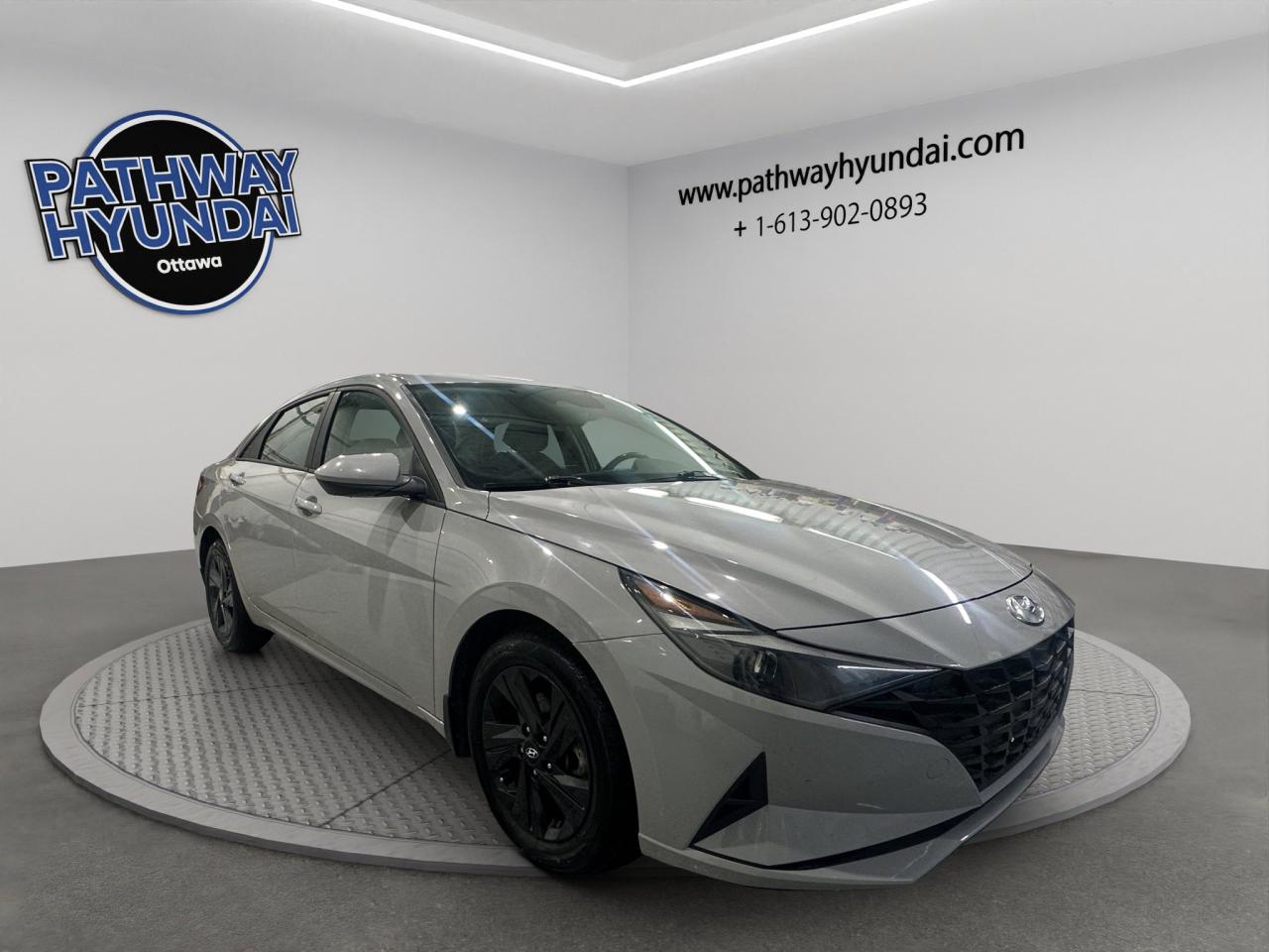 2022 Hyundai Elantra Preferred | Reverse Cam | Heated Seats Photo0