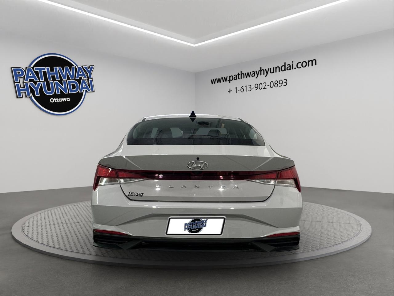 2022 Hyundai Elantra Preferred | Reverse Cam | Heated Seats Photo