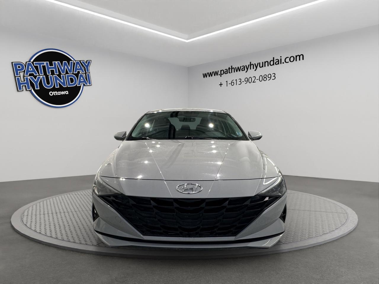 2022 Hyundai Elantra Preferred | Reverse Cam | Heated Seats Photo