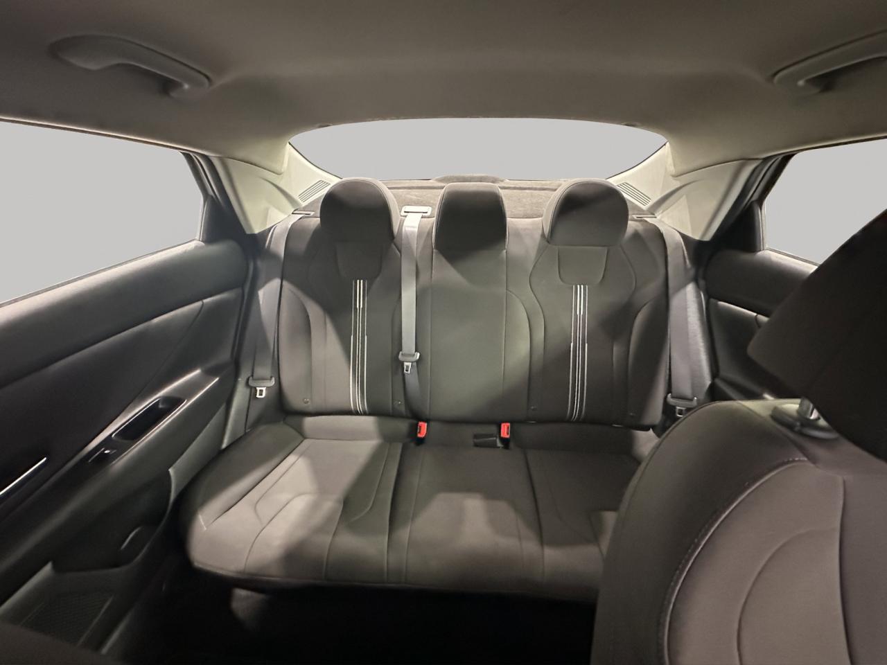 2022 Hyundai Elantra Preferred | Reverse Cam | Heated Seats Photo