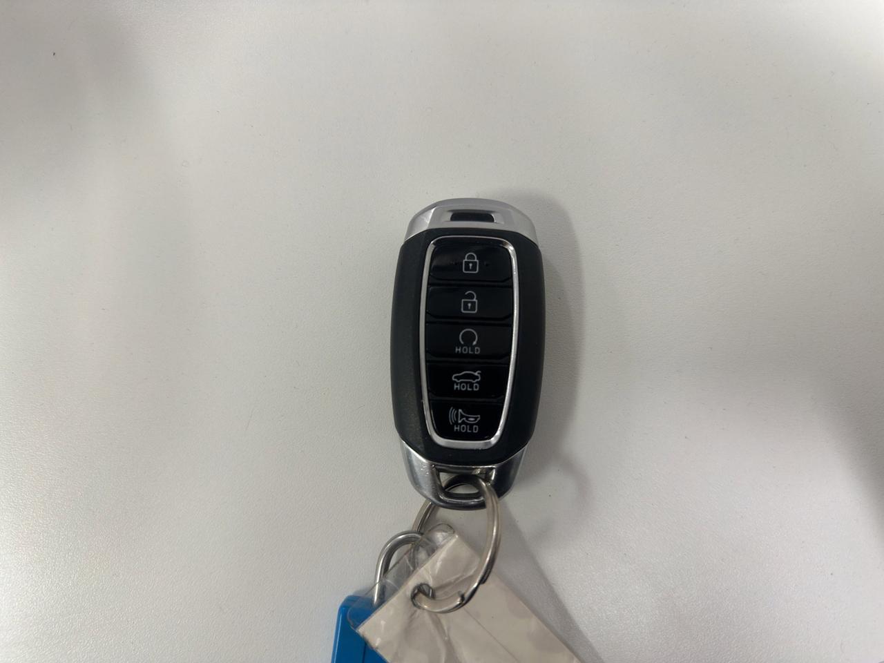 2022 Hyundai Elantra Preferred | Reverse Cam | Heated Seats Photo