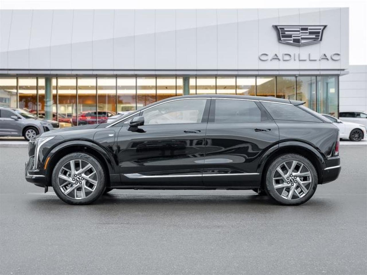 2026 Cadillac OPTIQ Luxury Photo2