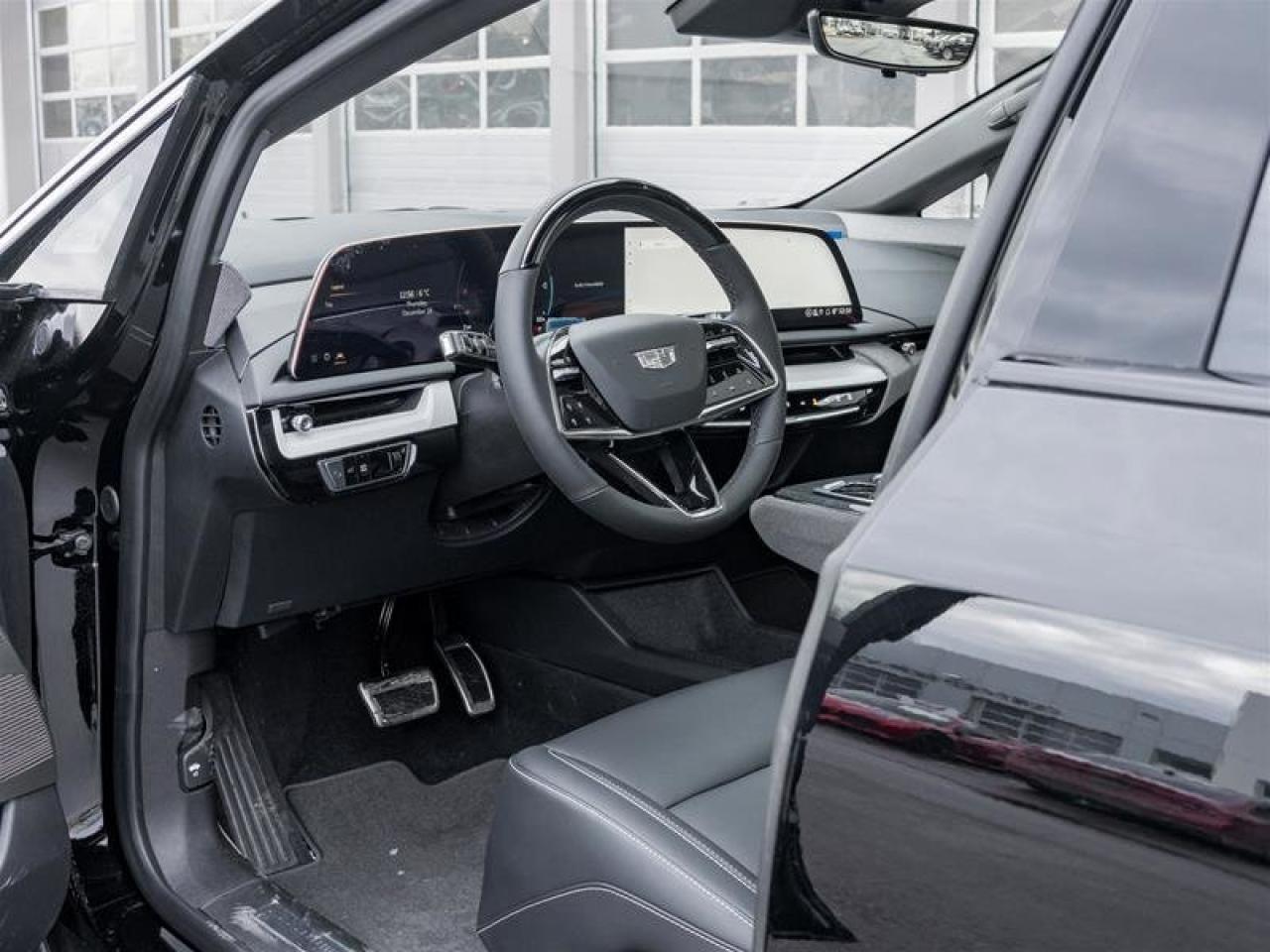 2026 Cadillac OPTIQ Luxury Photo