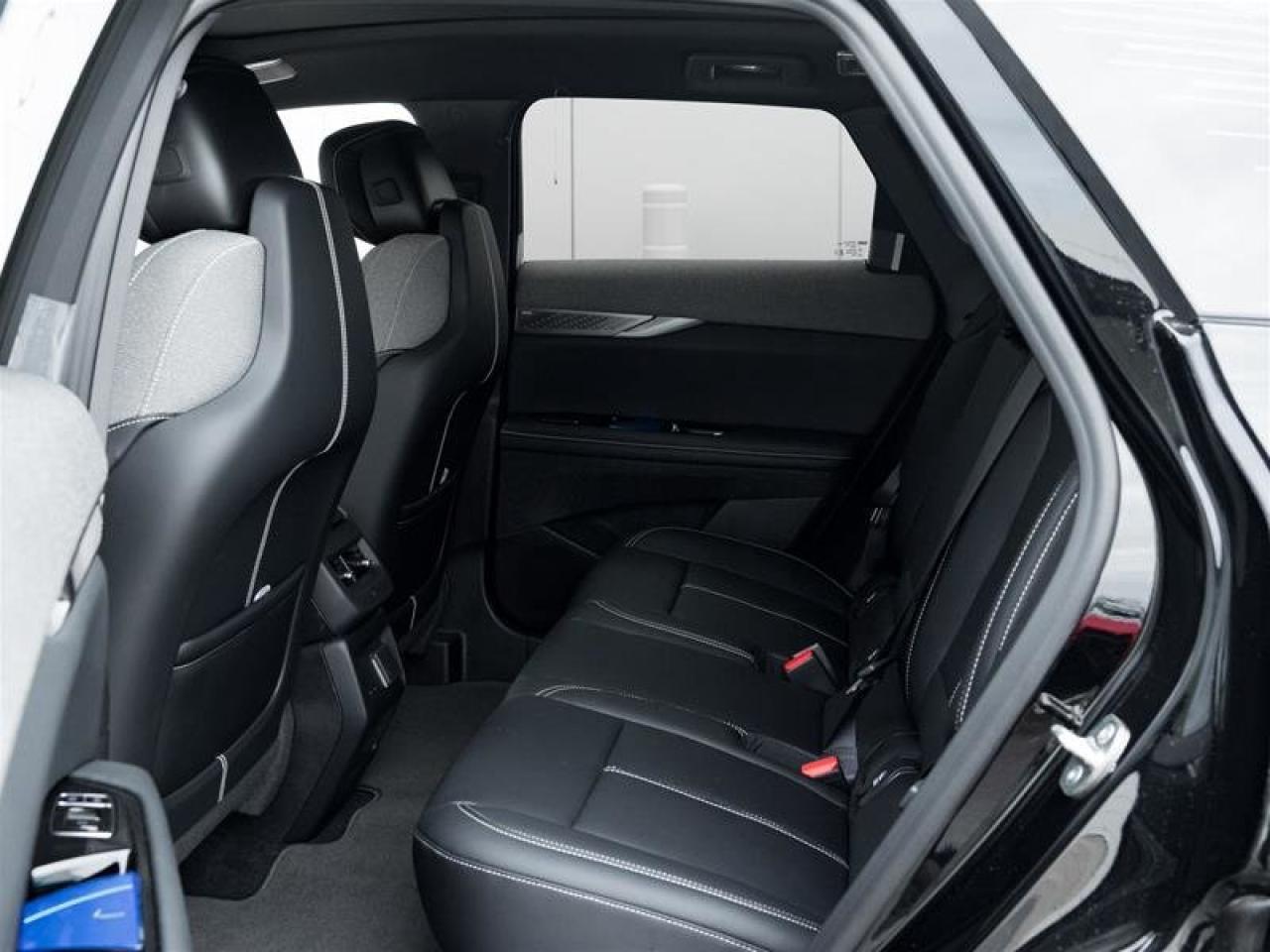 2026 Cadillac OPTIQ Luxury Photo