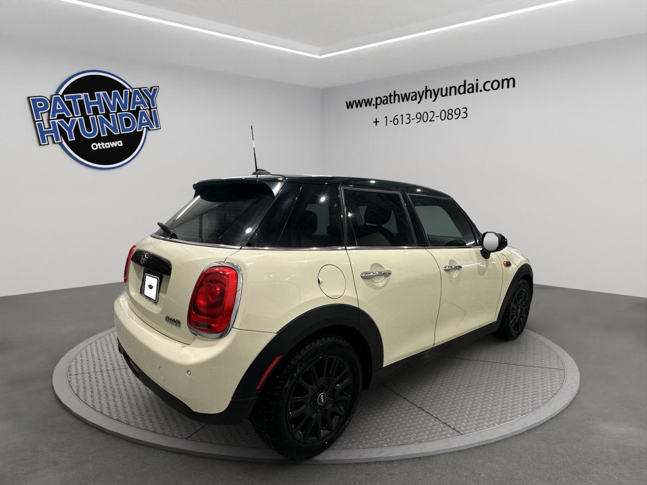 2019 MINI 5 Door Cooper | Reverse Cam | Heated Seats Photo