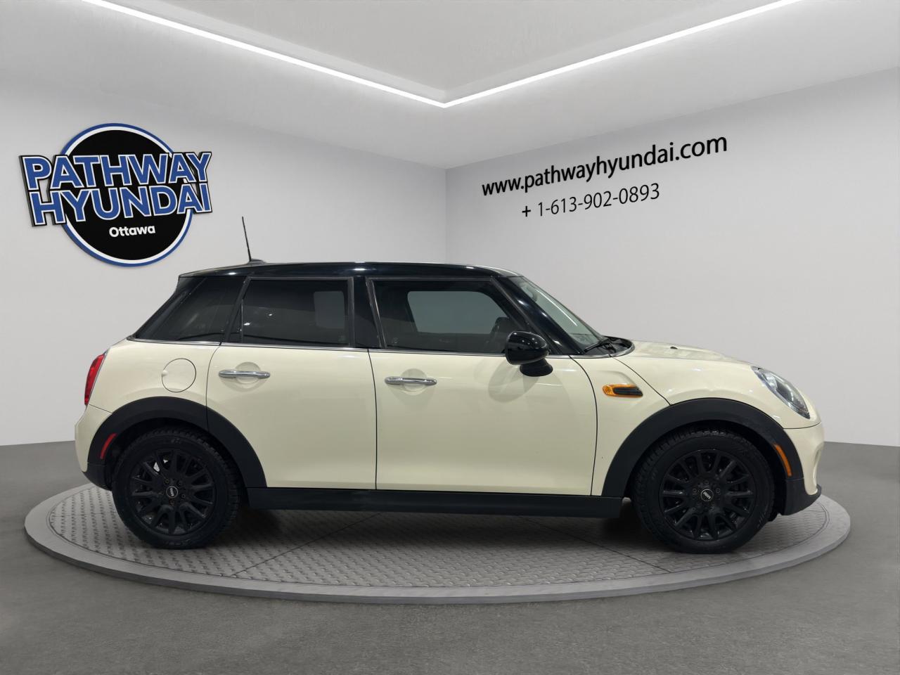 2019 MINI 5 Door Cooper | Reverse Cam | Heated Seats Photo2