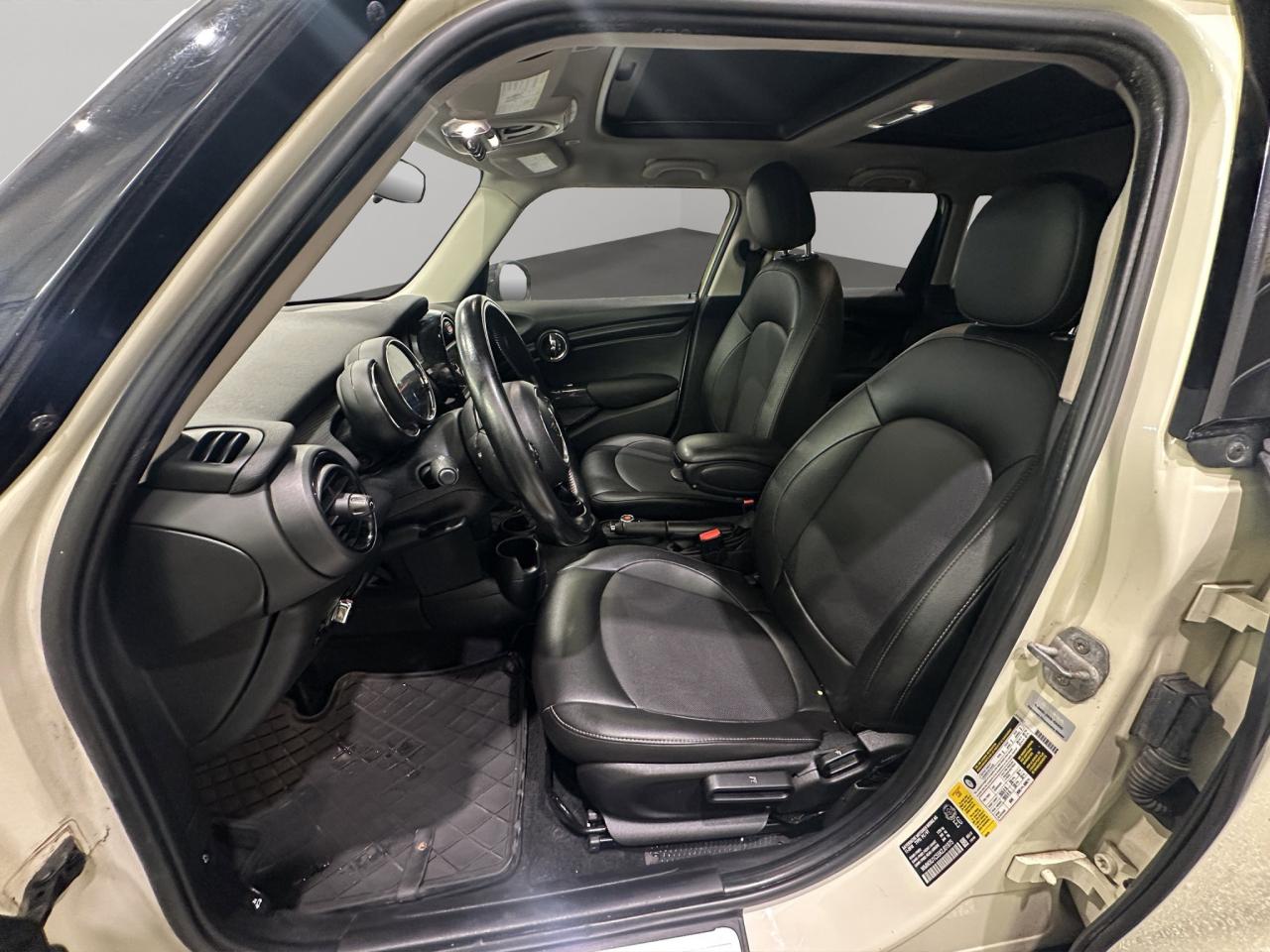 2019 MINI 5 Door Cooper | Reverse Cam | Heated Seats Photo