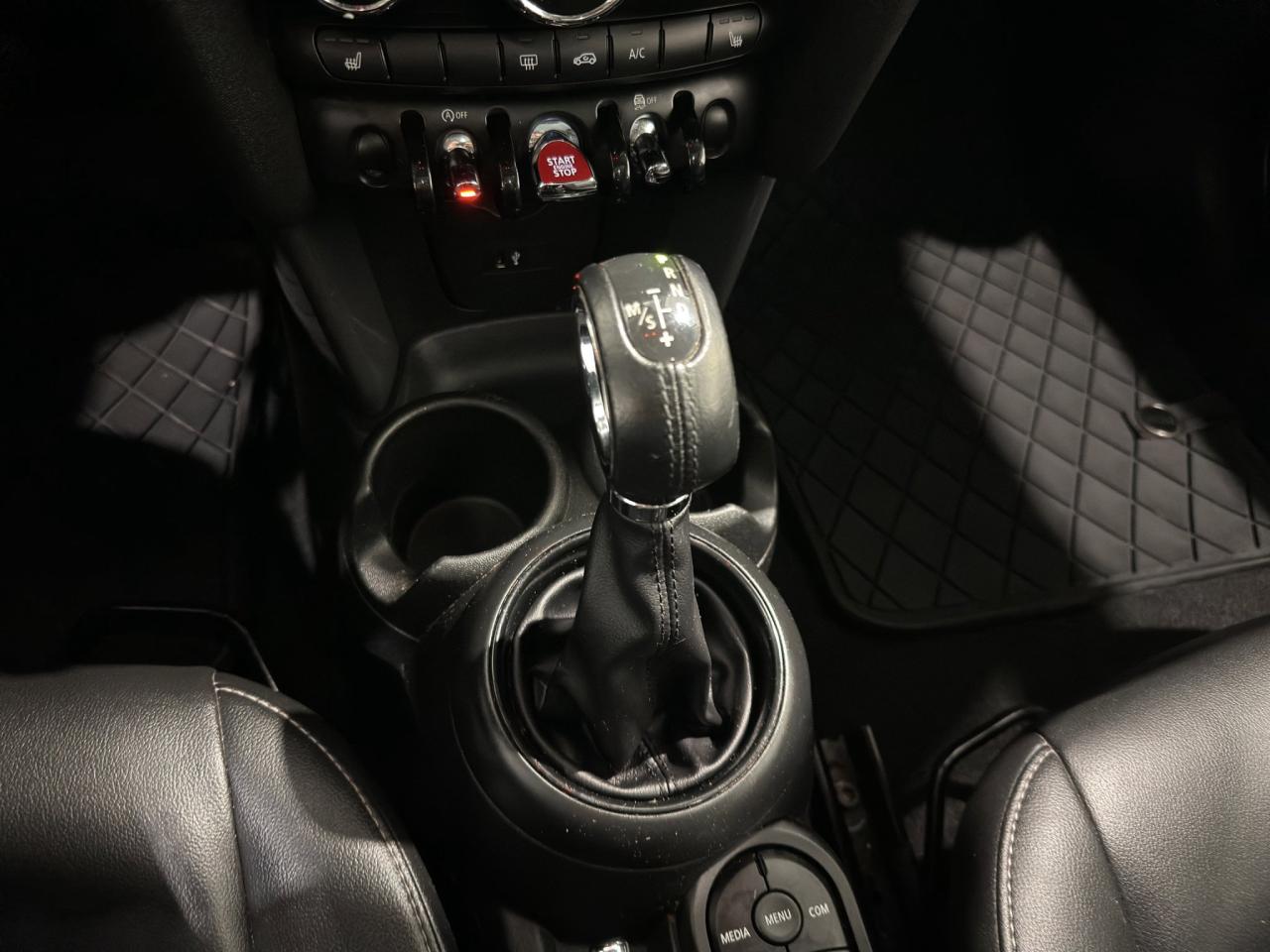 2019 MINI 5 Door Cooper | Reverse Cam | Heated Seats Photo
