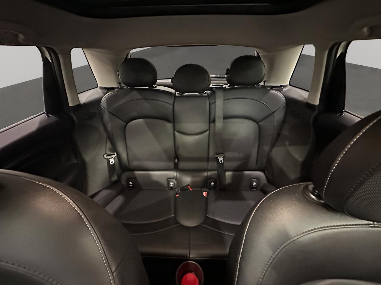 2019 MINI 5 Door Cooper | Reverse Cam | Heated Seats Photo