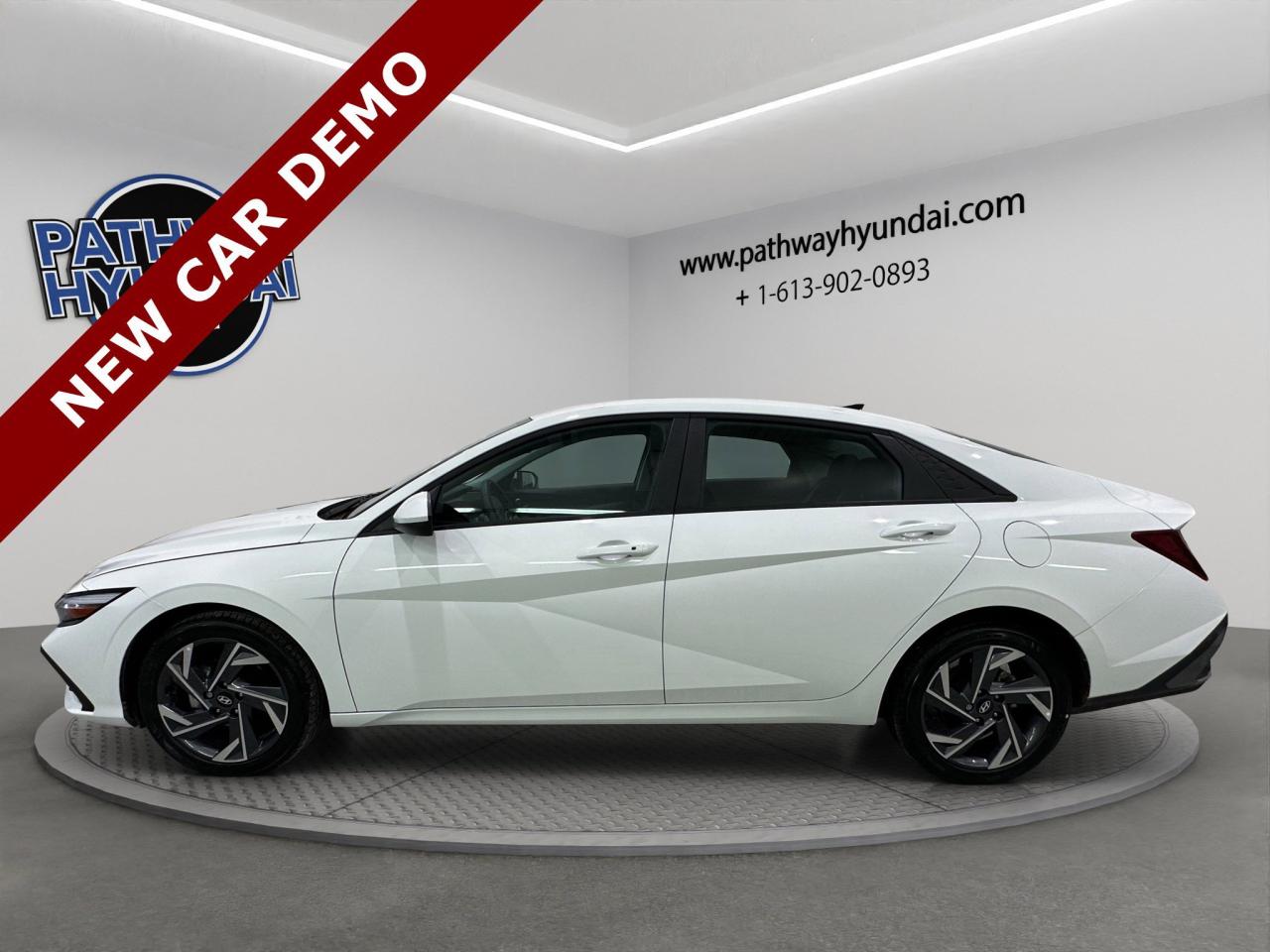 2025 Hyundai Elantra Preferred | Reverse Cam | Heated Seats Photo