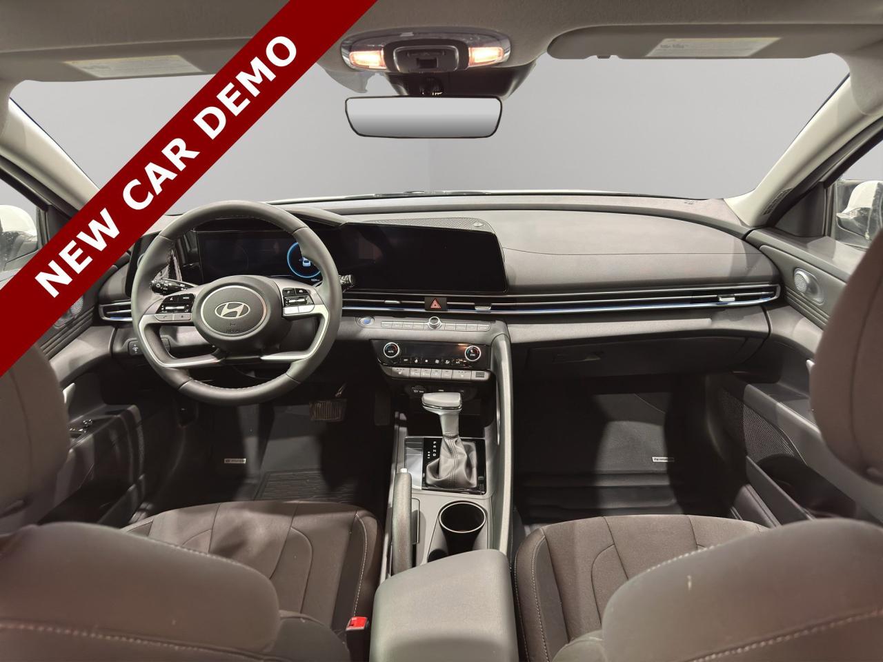 2025 Hyundai Elantra Preferred | Reverse Cam | Heated Seats Photo