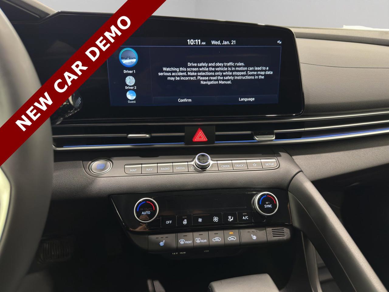 2025 Hyundai Elantra Preferred | Reverse Cam | Heated Seats Photo