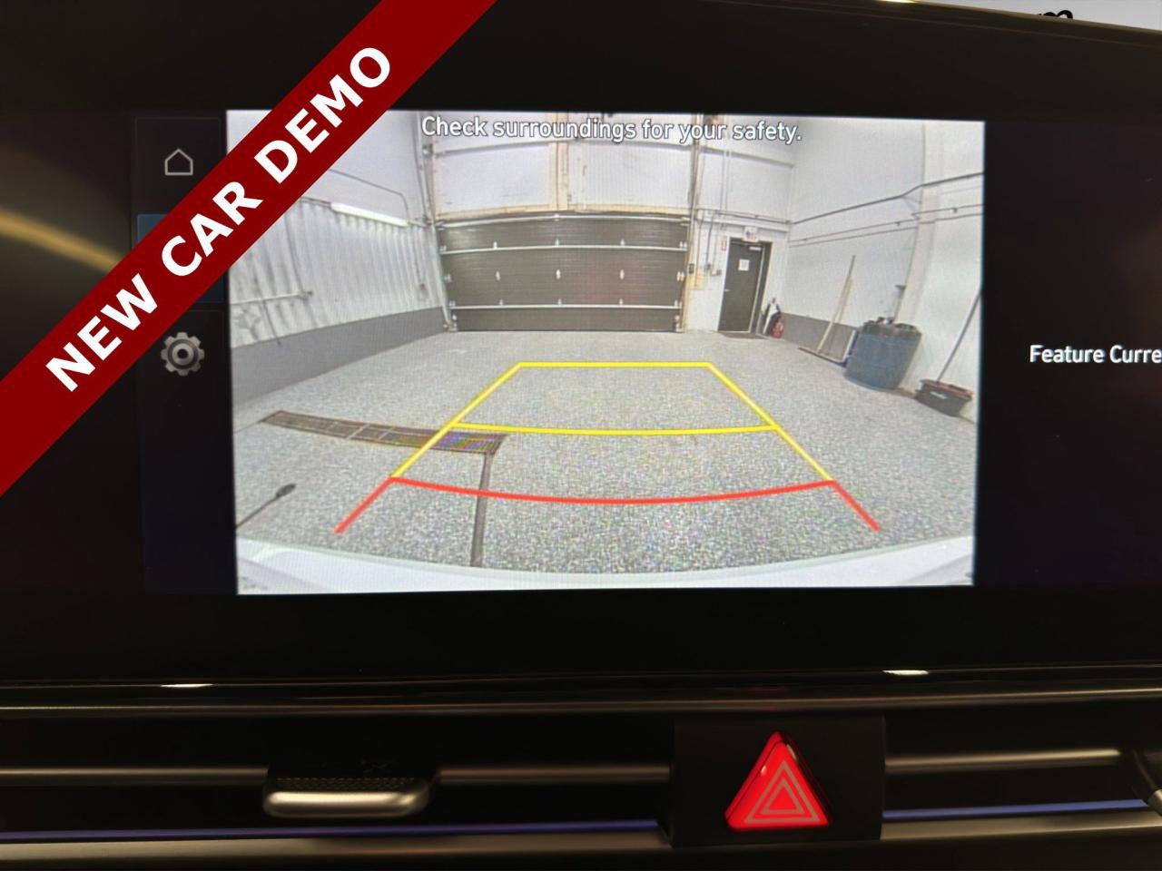 2025 Hyundai Elantra Preferred | Reverse Cam | Heated Seats Photo