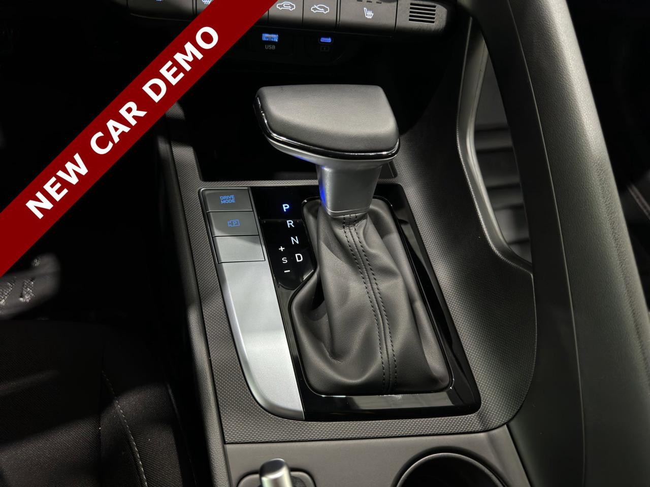 2025 Hyundai Elantra Preferred | Reverse Cam | Heated Seats Photo