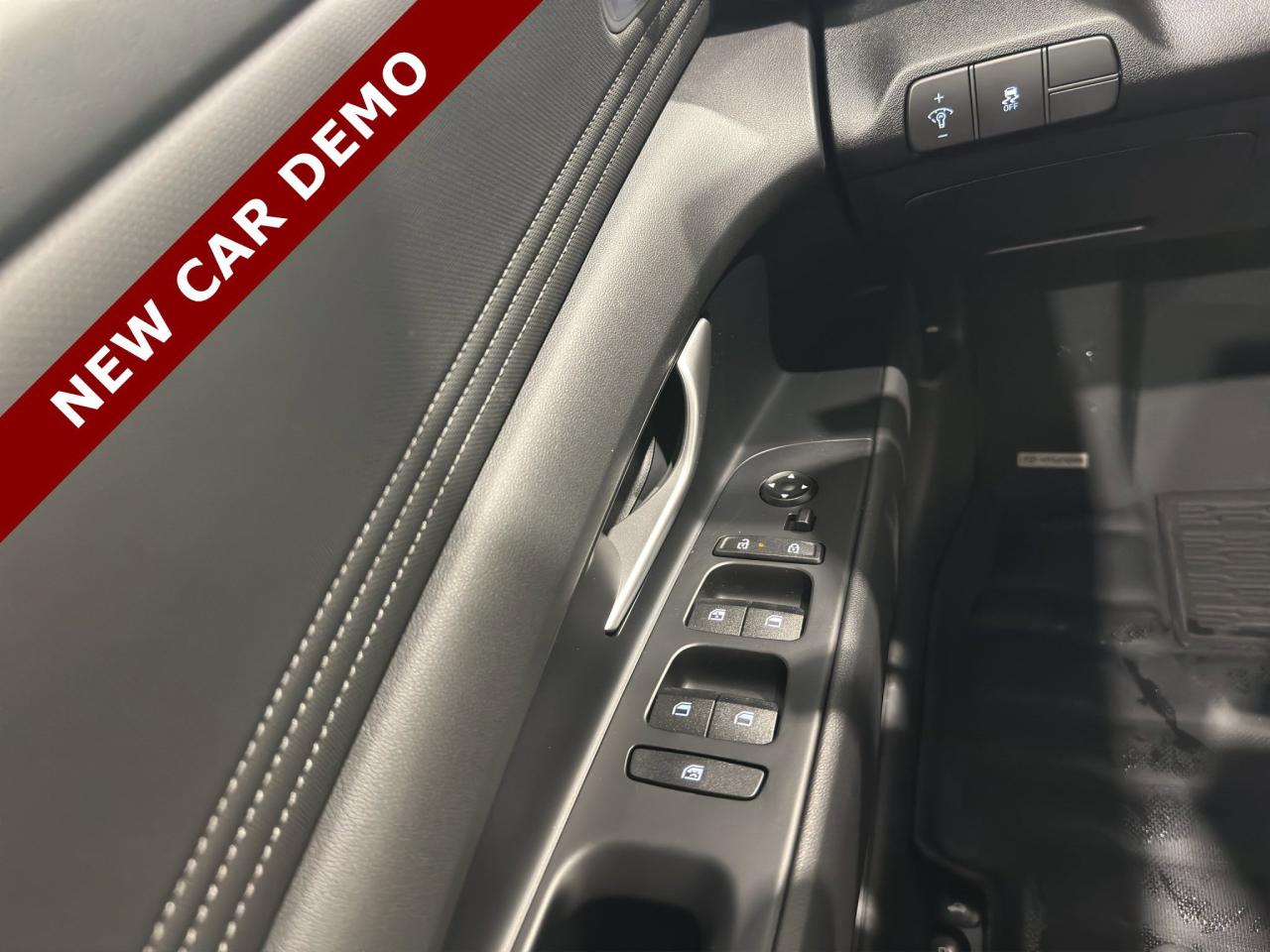 2025 Hyundai Elantra Preferred | Reverse Cam | Heated Seats Photo