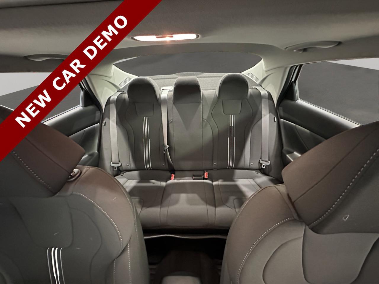 2025 Hyundai Elantra Preferred | Reverse Cam | Heated Seats Photo