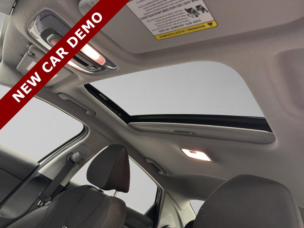 2025 Hyundai Elantra Preferred | Reverse Cam | Heated Seats Photo