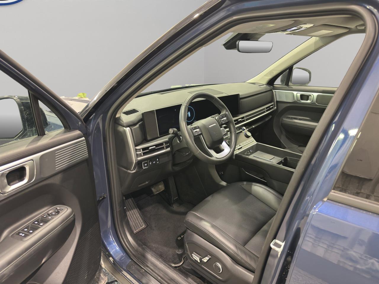 2025 Hyundai Santa Fe XRT | Reverse Cam | Heated Seats Photo