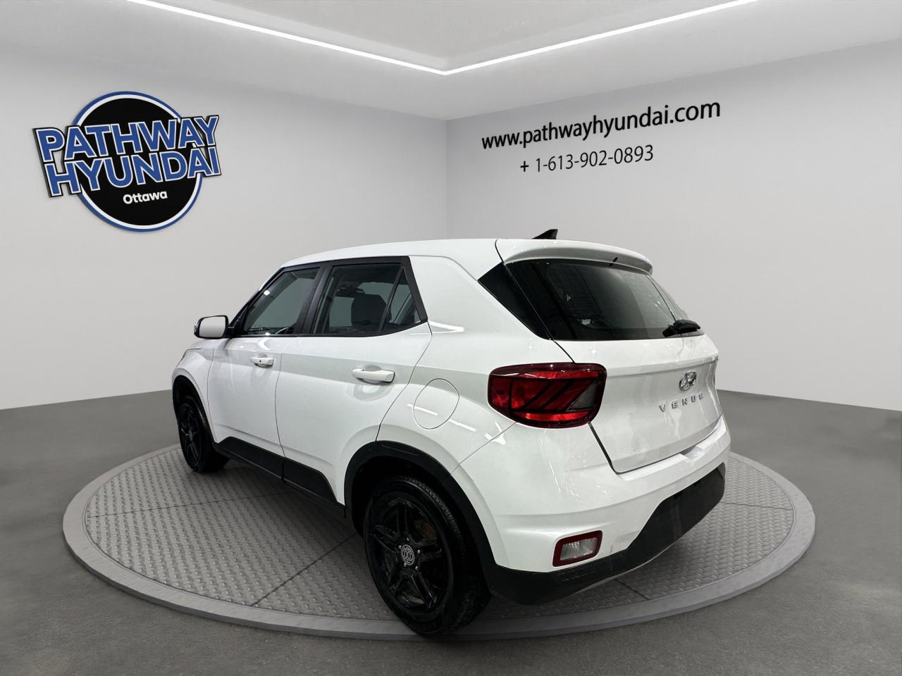 2021 Hyundai Venue Essential | Reverse Cam | Heated Seats Photo