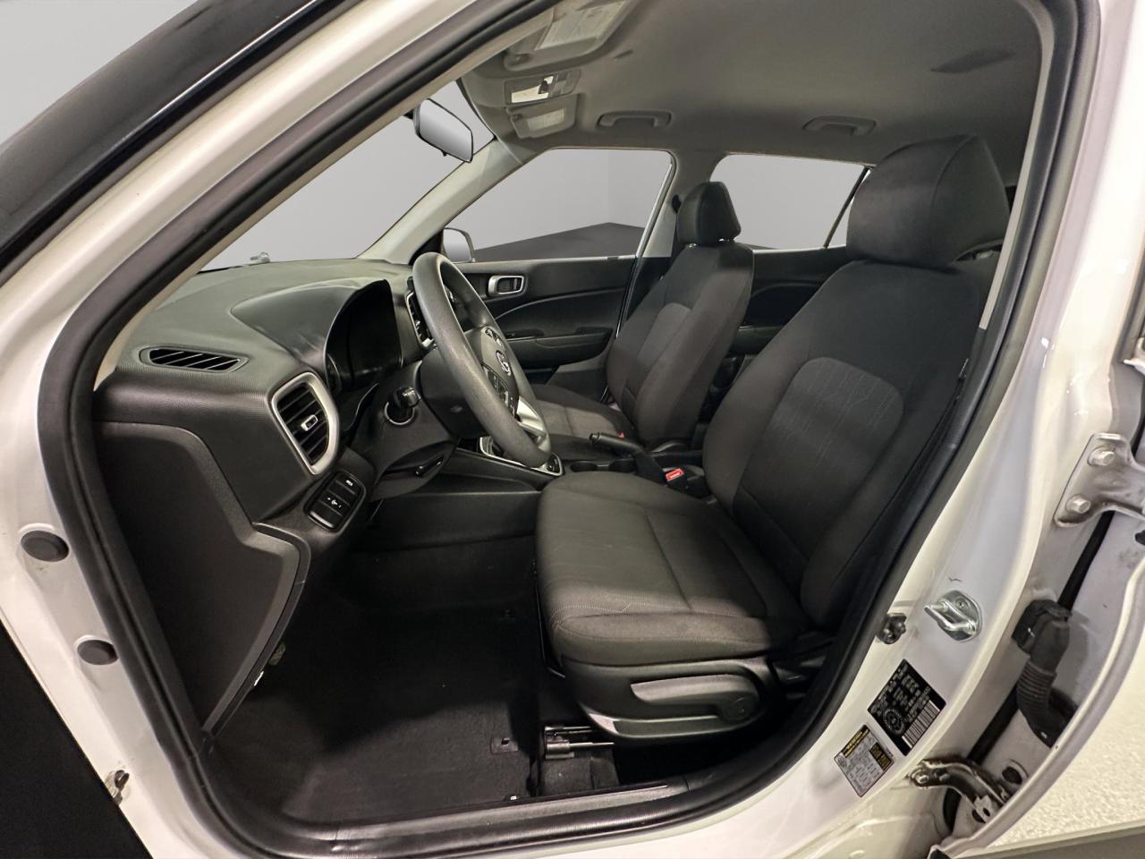 2021 Hyundai Venue Essential | Reverse Cam | Heated Seats Photo