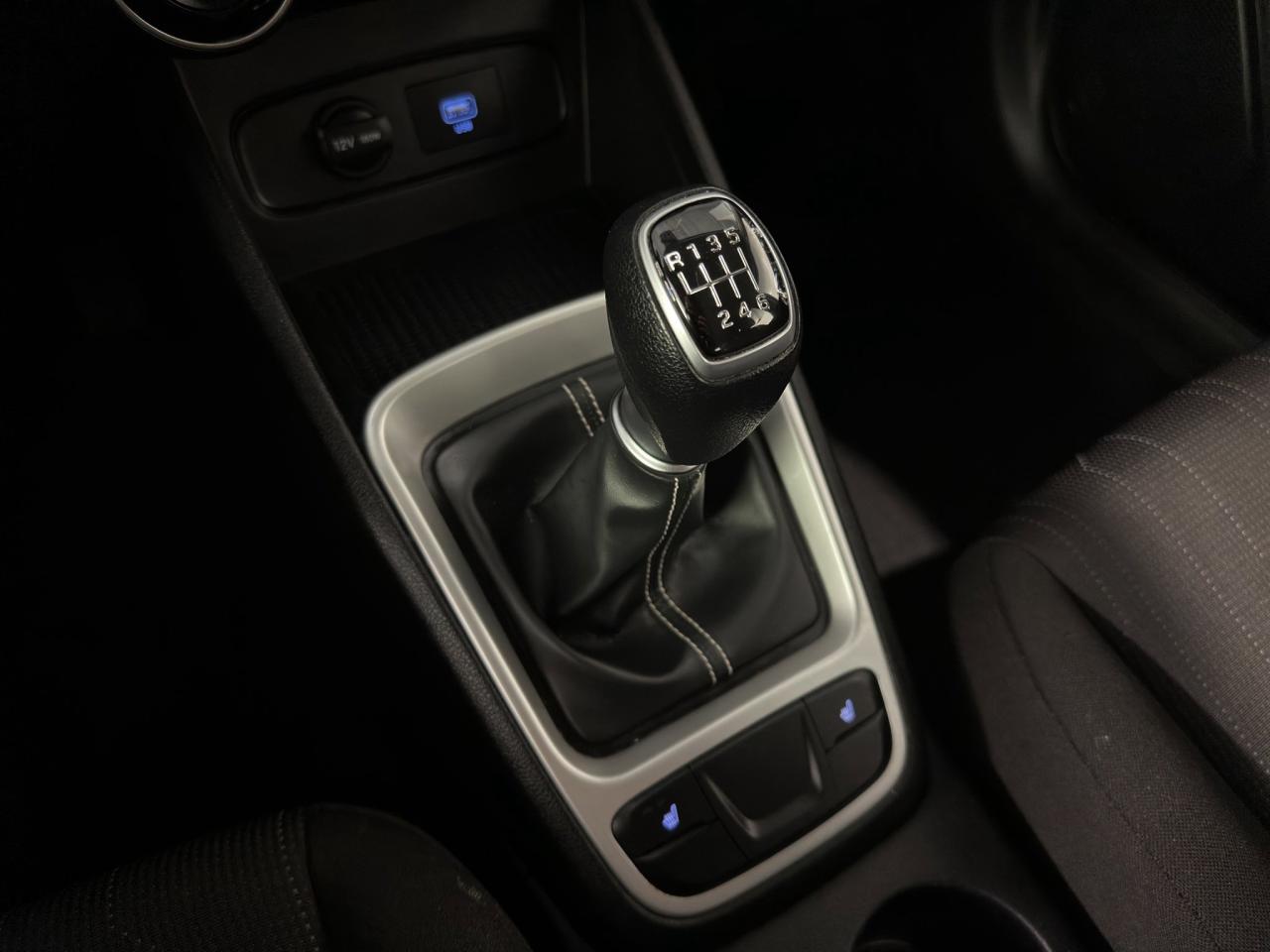 2021 Hyundai Venue Essential | Reverse Cam | Heated Seats Photo