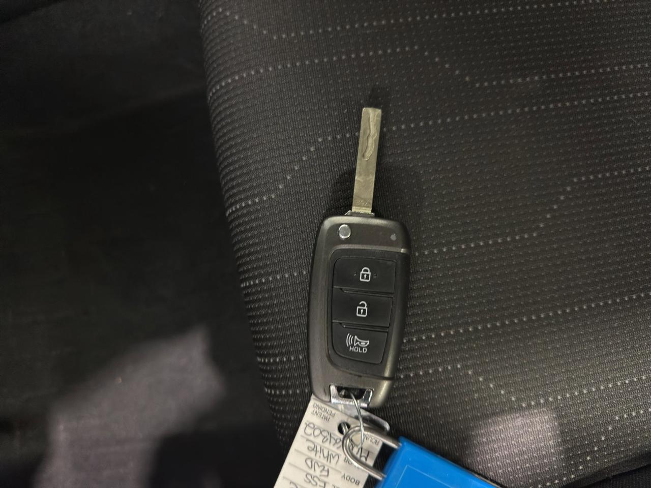 2021 Hyundai Venue Essential | Reverse Cam | Heated Seats Photo