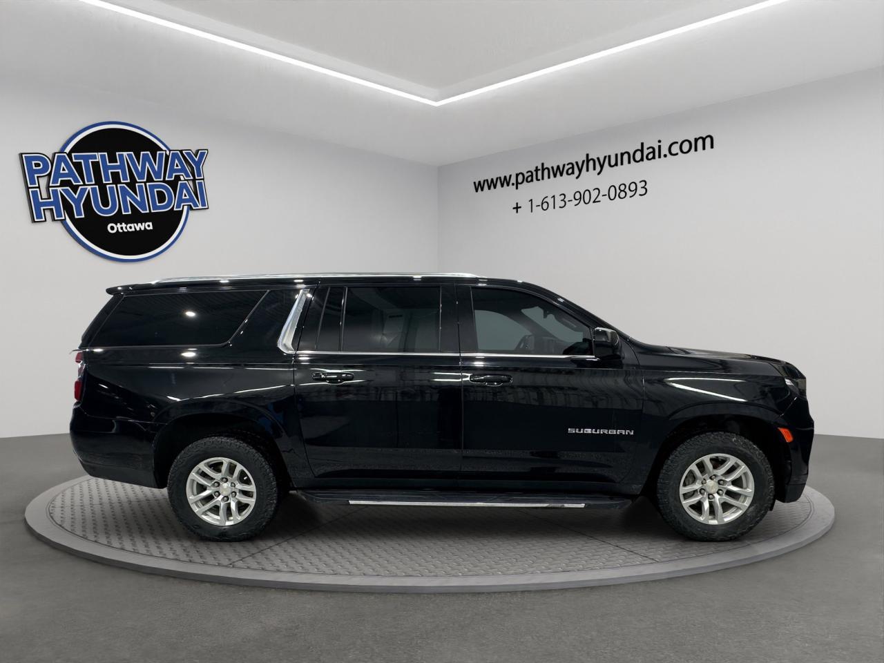 2023 Chevrolet Suburban LT | Reverse Cam | Heated Seats Photo2