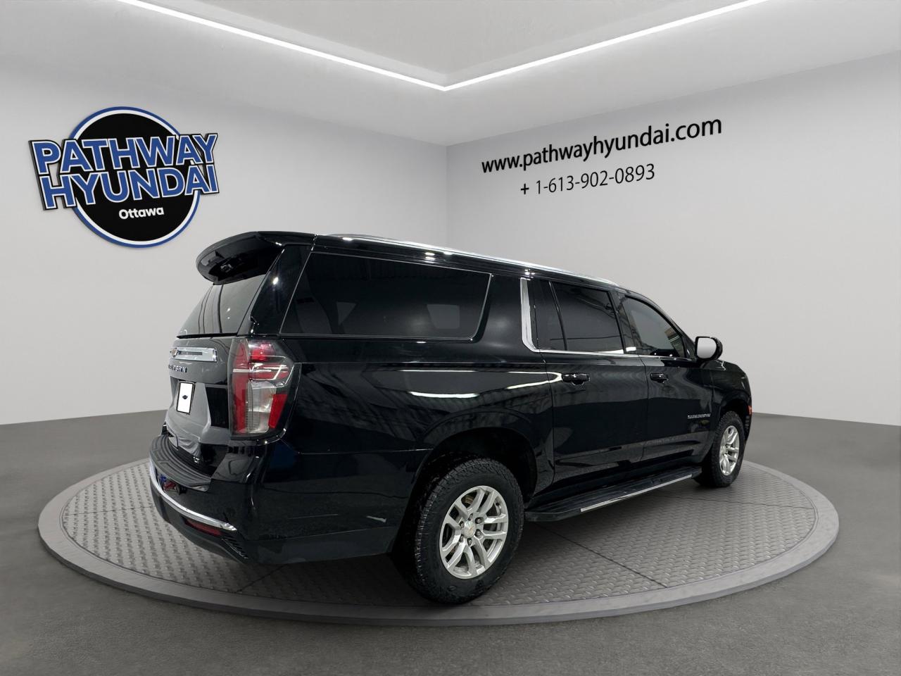 2023 Chevrolet Suburban LT | Reverse Cam | Heated Seats Photo3