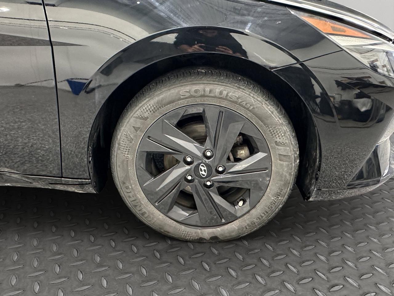 2023 Hyundai Elantra Preferred | Reverse Cam | Heated Seats Photo