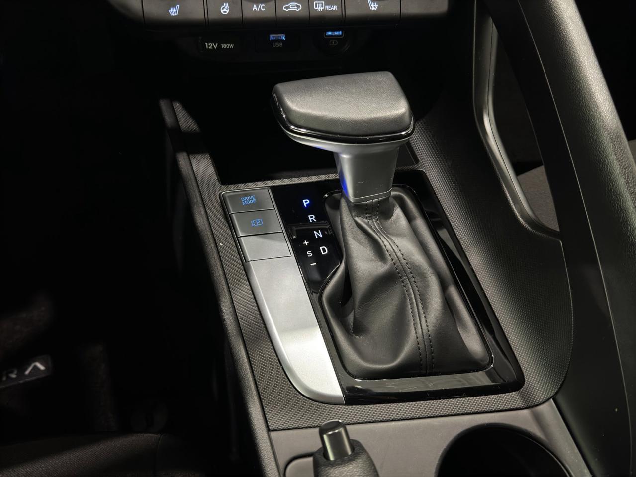 2023 Hyundai Elantra Preferred | Reverse Cam | Heated Seats Photo