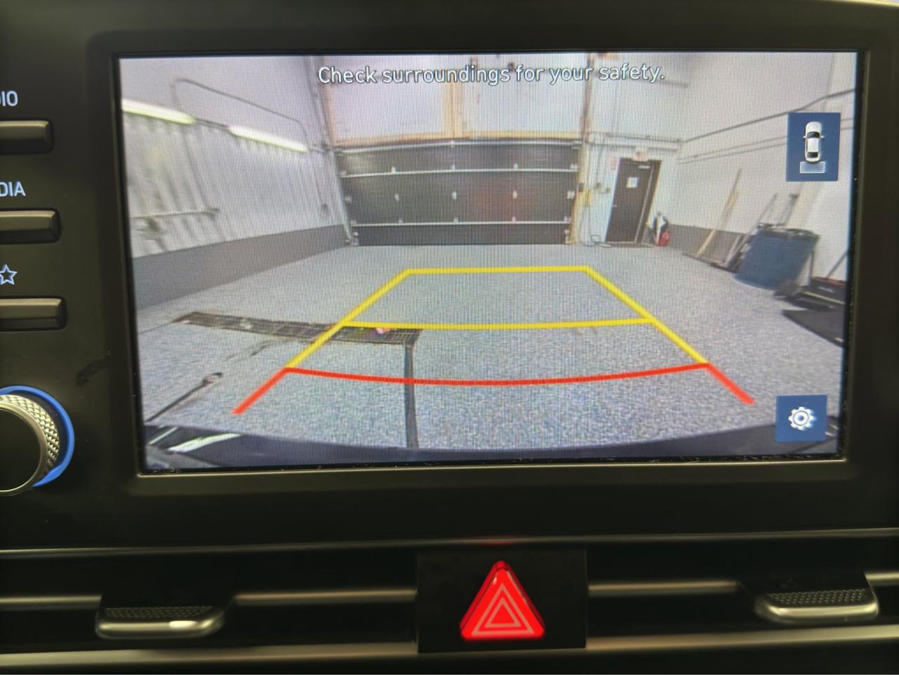 2023 Hyundai Elantra Preferred | Reverse Cam | Heated Seats Photo