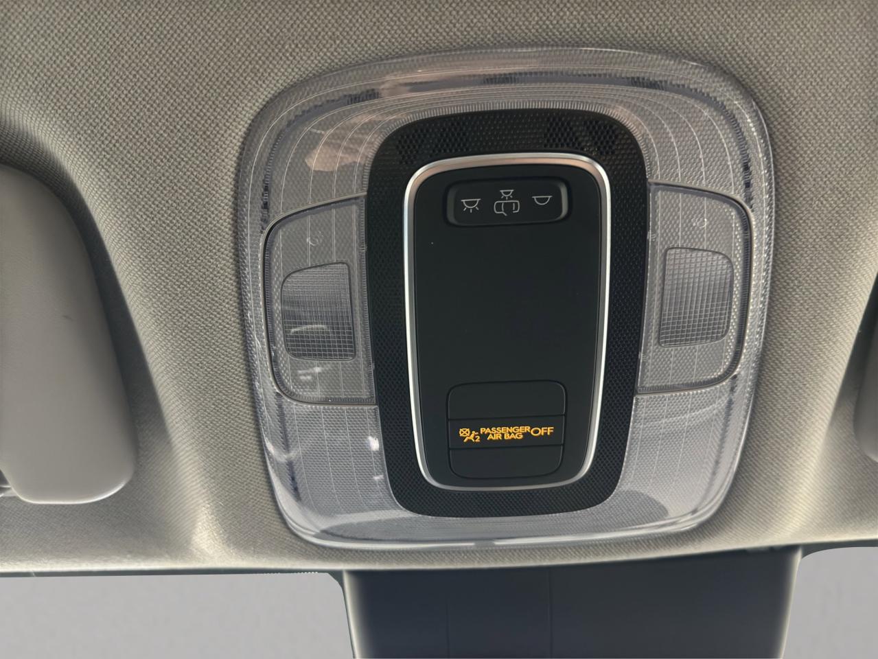 2023 Hyundai Elantra Preferred | Reverse Cam | Heated Seats Photo